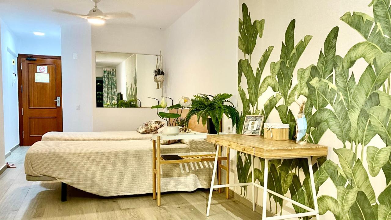 אדחה Enjoy A Sunny Apartment With Pool Next To The Sea מראה חיצוני תמונה