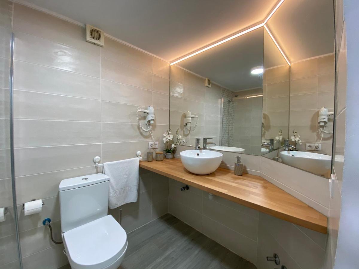 אדחה Enjoy A Sunny Apartment With Pool Next To The Sea מראה חיצוני תמונה