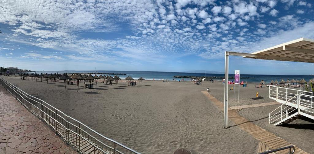 אדחה Enjoy A Sunny Apartment With Pool Next To The Sea מראה חיצוני תמונה