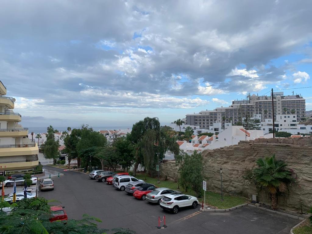 אדחה Enjoy A Sunny Apartment With Pool Next To The Sea מראה חיצוני תמונה