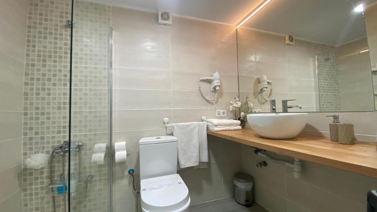 אדחה Enjoy A Sunny Apartment With Pool Next To The Sea מראה חיצוני תמונה