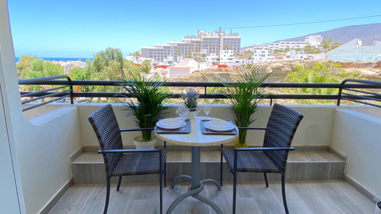 אדחה Enjoy A Sunny Apartment With Pool Next To The Sea מראה חיצוני תמונה